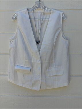 Classic White Linen Vest with Front Pockets.